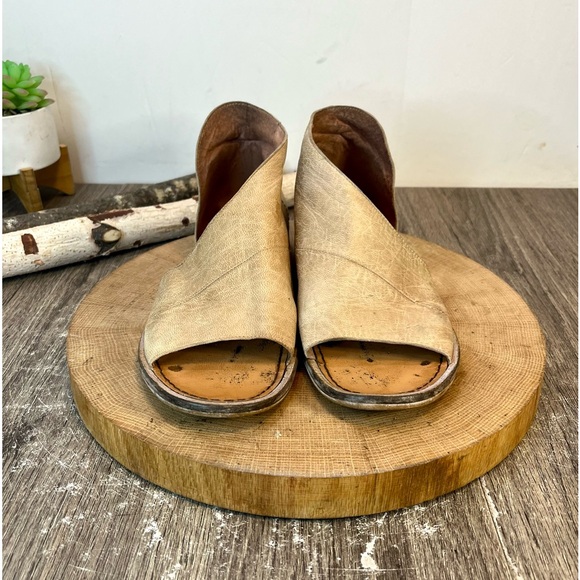 *Free People | Mont Blanc Dorsay Flat Tan Slip On Peep Toe Sandle Size 38/7.5 - Picture 2 of 16